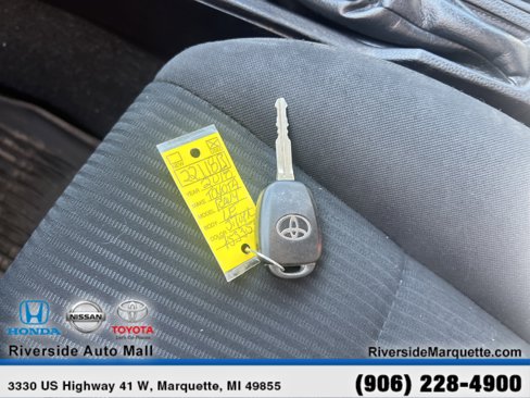 Used 2018 Toyota RAV4 LE image 26