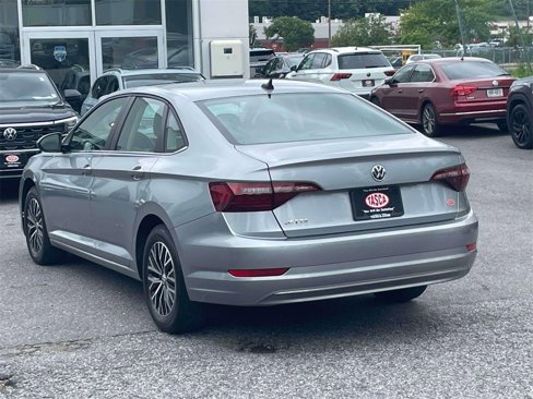 Used 2021 Volkswagen Jetta SE w/ SE Cold Weather Package image 8