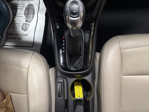Used 2019 Buick Encore Essence image 11