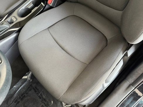 Used 2022 Toyota Corolla LE image 11
