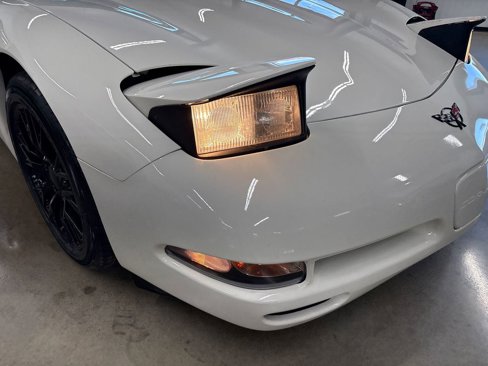 Used 2002 Chevrolet Corvette Coupe image 25