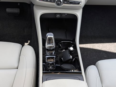 New 2026 Volvo XC40 B5 Plus w/ Protection Package Premier image 31