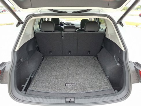 Used 2022 Volkswagen Tiguan SE image 30
