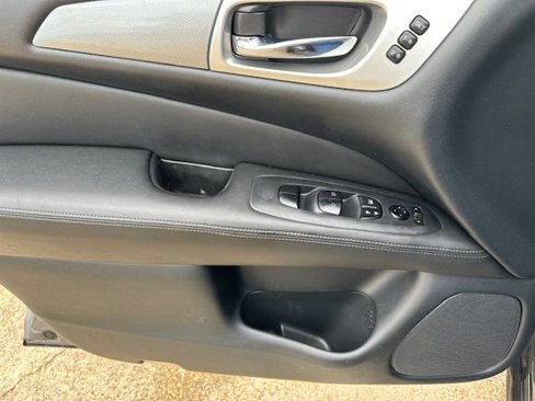 Used 2020 Nissan Pathfinder SL image 22