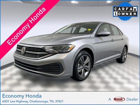 Used 2024 Volkswagen Jetta SE image 1