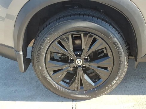 Used 2021 Nissan Rogue SV w/ Premium Package image 13