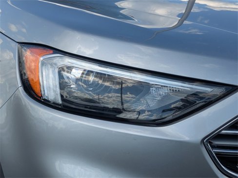 Used 2022 Ford Edge Titanium image 9