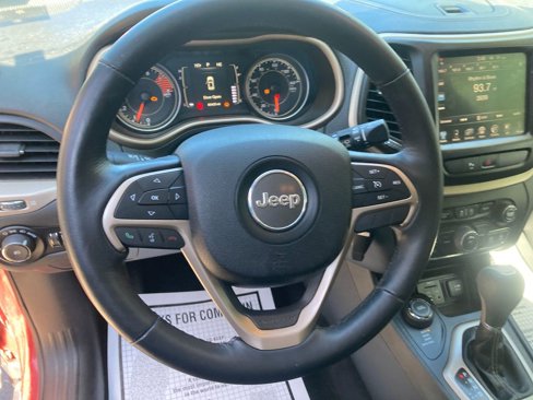 Used 2016 Jeep Cherokee Latitude w/ Safety/Convenience Group image 18
