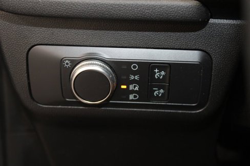 Used 2020 Ford Escape SE image 24