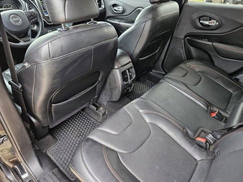 Used 2019 Jeep Cherokee Trailhawk image 38