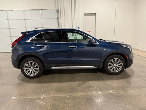 Used 2020 Cadillac XT4 Premium Luxury w/ Cold Weather Package image 4