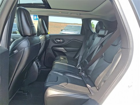 Used 2022 Jeep Cherokee Latitude Lux w/ Sun & Sound Group image 11