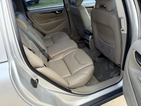 Used 2004 Volvo XC70 image 30