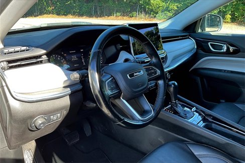 Used 2022 Jeep Compass Limited image 16