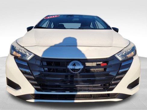 New 2025 Nissan Versa SR w/ Trunk Package image 7