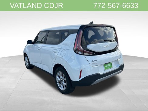 Used 2023 Kia Soul LX w/ LX Technology Package image 9
