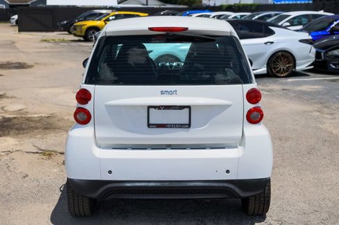 Used 2014 smart fortwo pure image 11