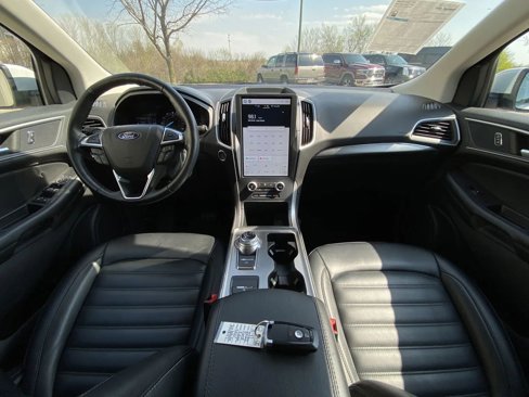 Used 2022 Ford Edge SEL image 13