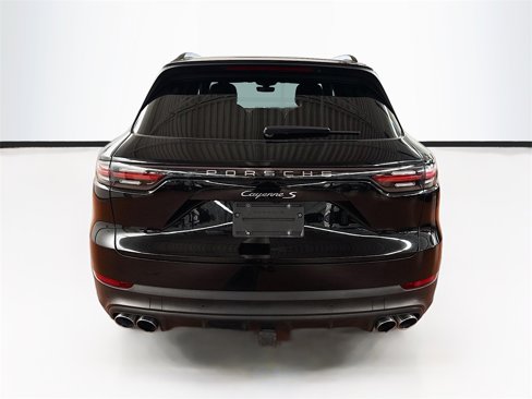 Used 2019 Porsche Cayenne S image 6