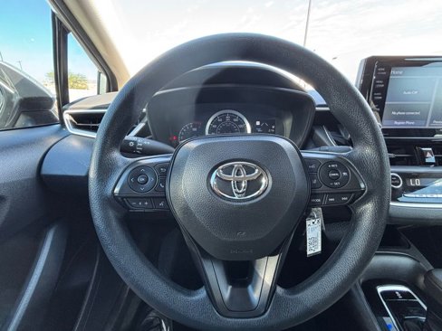 Used 2022 Toyota Corolla LE image 30