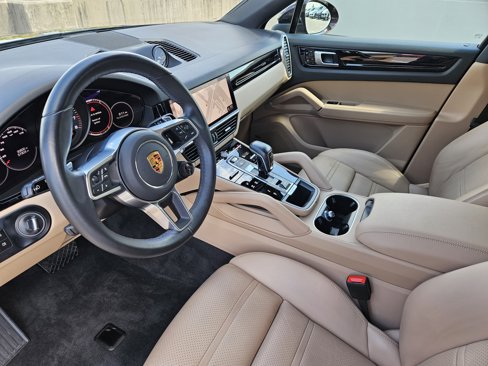 Certified 2021 Porsche Cayenne Coupe image 4