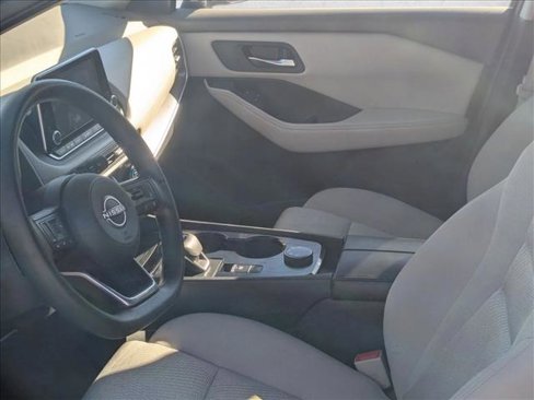 Used 2024 Nissan Rogue SV image 15