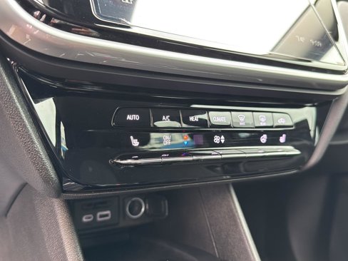 Used 2023 Chevrolet Bolt EUV LT w/ Comfort Package image 24