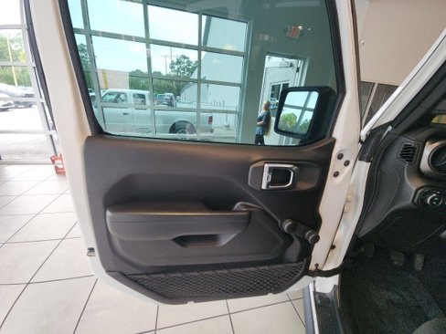 Certified 2022 Jeep Gladiator Sport image 34