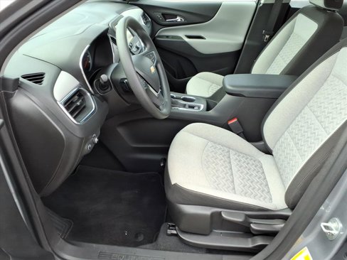 Used 2023 Chevrolet Equinox LS w/ Driver Confidence II Package image 4