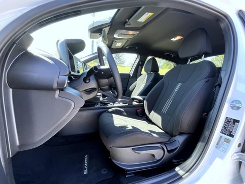 New 2025 Hyundai Elantra Sport image 11