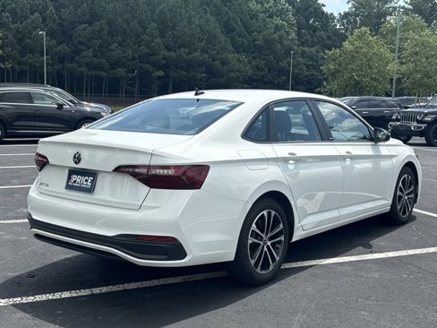 Used 2024 Volkswagen Jetta Sport image 5
