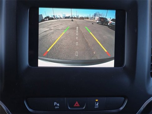 Used 2021 Jeep Cherokee Latitude Plus image 19