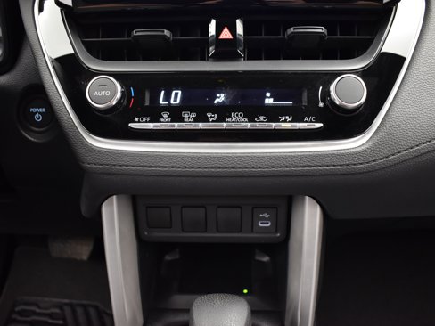 Used 2024 Toyota Corolla Cross SE image 34