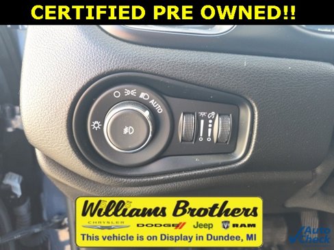 Certified 2022 Jeep Renegade Latitude w/ Convenience Group image 12