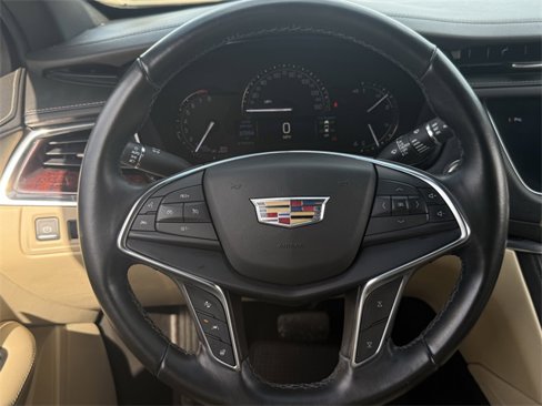 Used 2018 Cadillac XT5 Luxury w/ Driver Awareness Package image 13
