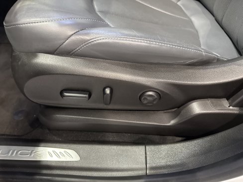 Used 2019 Buick Envision Essence image 26