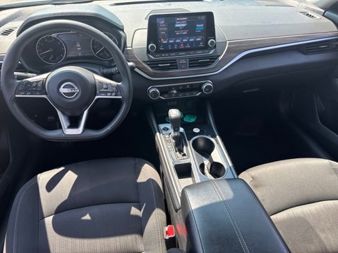 Used 2023 Nissan Altima 2.5 SV image 16