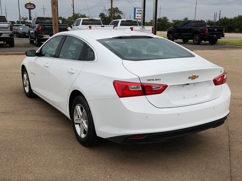Used 2024 Chevrolet Malibu LT image 3