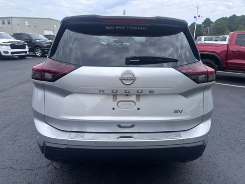Used 2024 Nissan Rogue SV w/ SV Premium Package image 23
