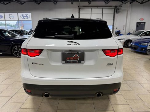 Used 2017 Jaguar F-PACE Prestige image 5