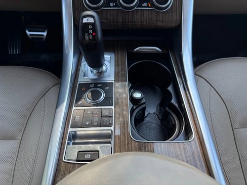Used 2014 Land Rover Range Rover Sport HSE image 17