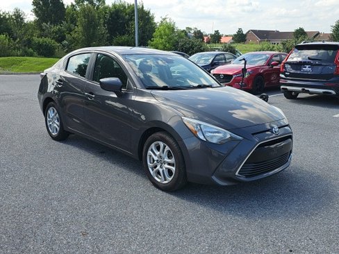 Used 2017 Toyota Yaris iA image 1