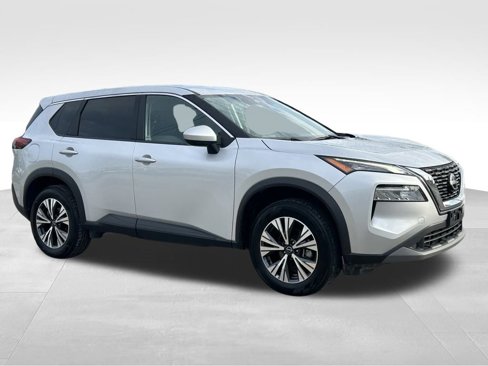 Used 2023 Nissan Rogue SV image 2