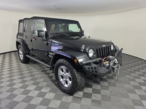 Used 2013 Jeep Wrangler Unlimited Sahara w/ Connectivity Group image 7