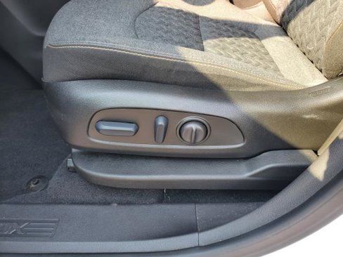 Used 2022 Chevrolet Equinox LT image 9