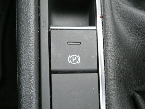 Used 2022 Volkswagen Jetta SE image 14
