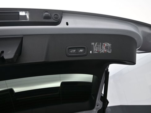 Certified 2022 Volvo XC40 P8 Recharge Ultimate image 33