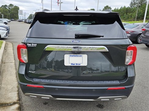 Used 2022 Ford Explorer XLT w/ Equipment Group 202A image 11