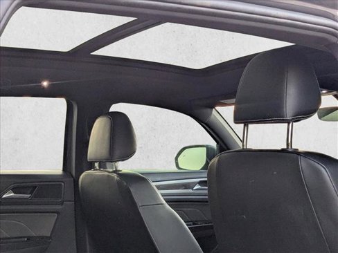 Used 2021 Volkswagen Atlas Cross Sport SE w/ Panoramic Sunroof Package image 18