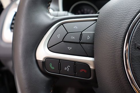 Used 2019 Jeep Compass Latitude w/ Cold Weather Group image 12
